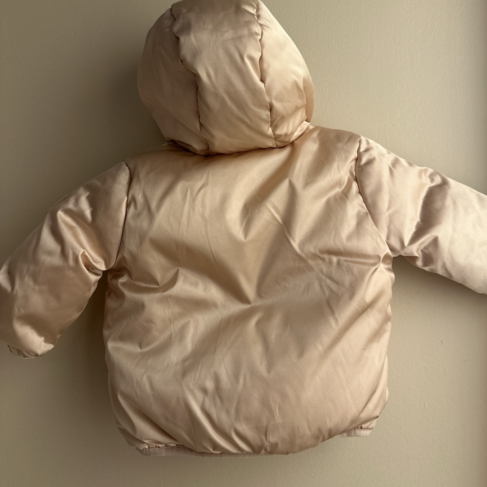 GAP Infant Reversible Hooded Puffer Jacket in Gold and Tan - Picture 4 of 6